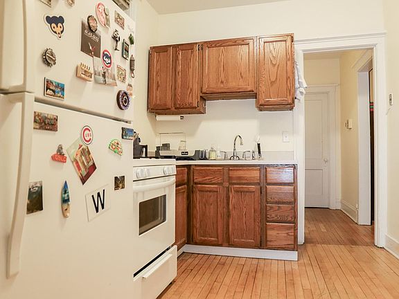 2nd image of 3420 N Lakewood Ave #2N