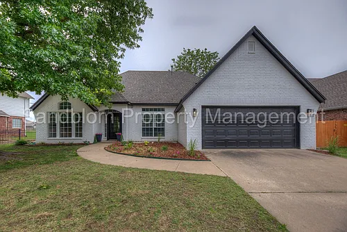 3827 W Canton St Photo 1