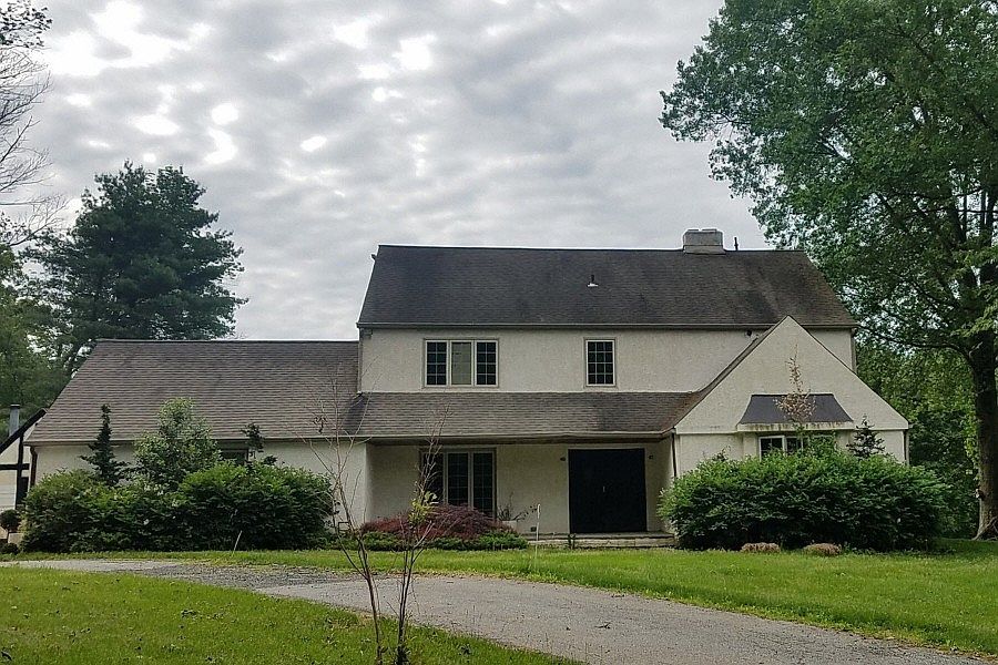 2nd image of 242 Old Gradyville Rd #R