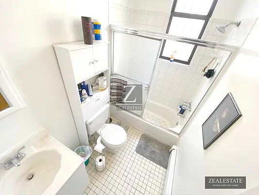 Rented by ZealEstate Group Inc | media 10