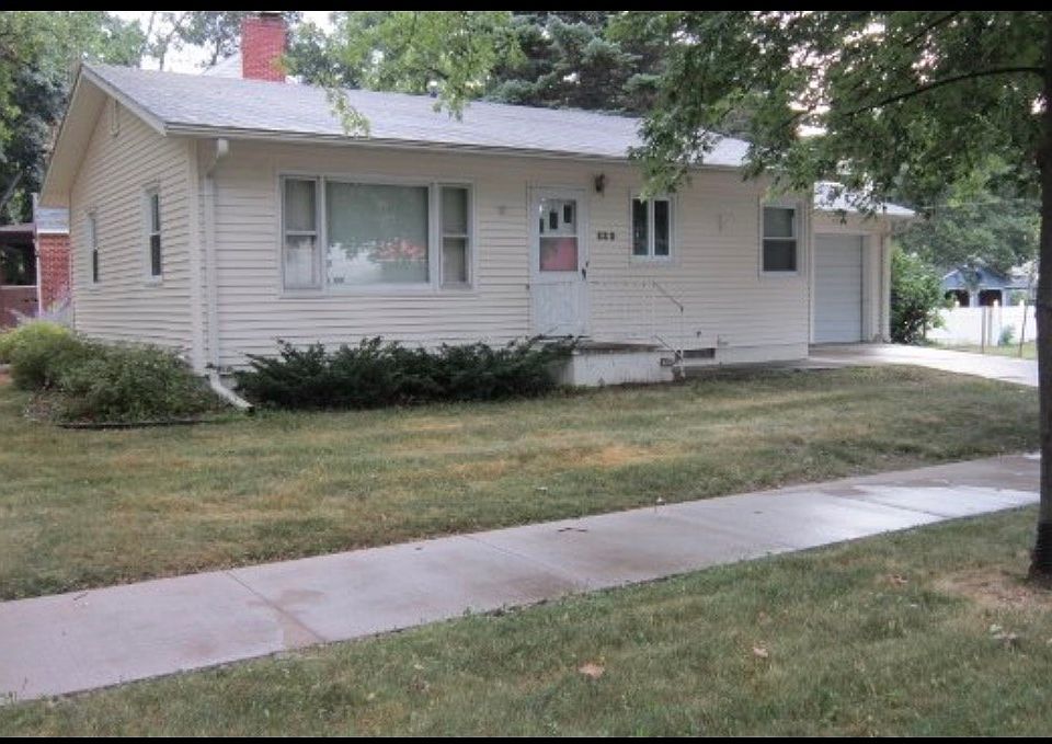 1st image of 820 Washington Ave