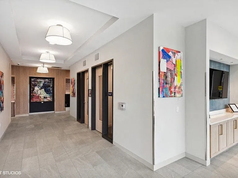 Lago Apartments — Photo 45