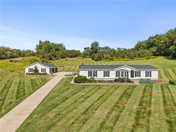 2118 Spooky Hollow Rd, Lower Burrell, PA 15068