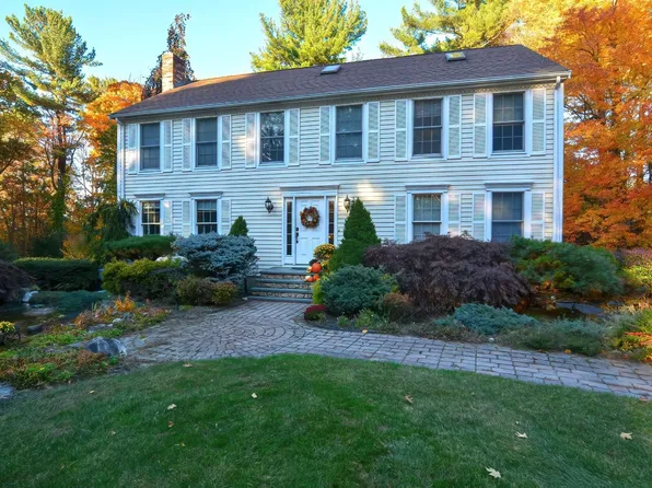 8 Greybirch Rd, Andover, MA 01810