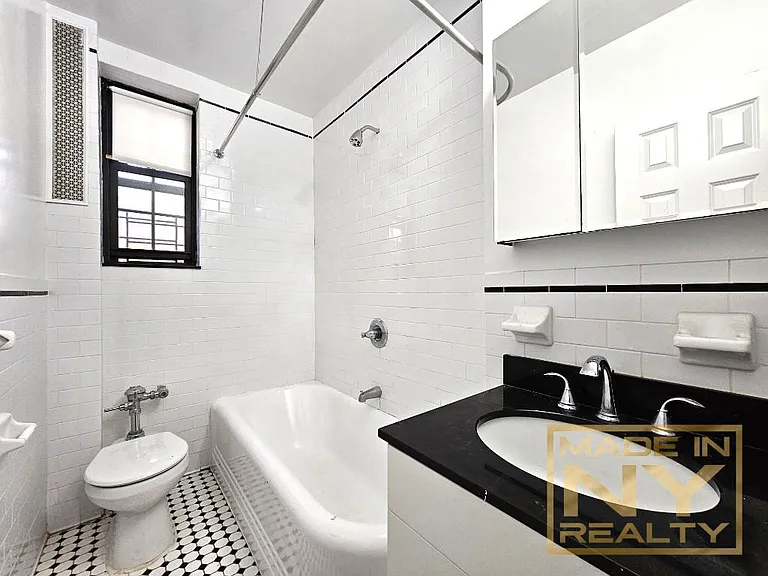 51-1 39th Ave #L12 — Photo 6