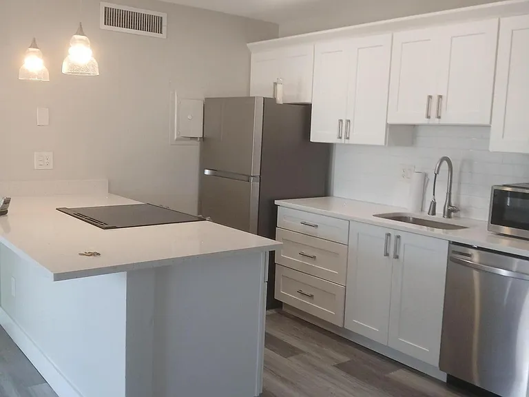 641 Executive Center Dr #P206 — Photo 1