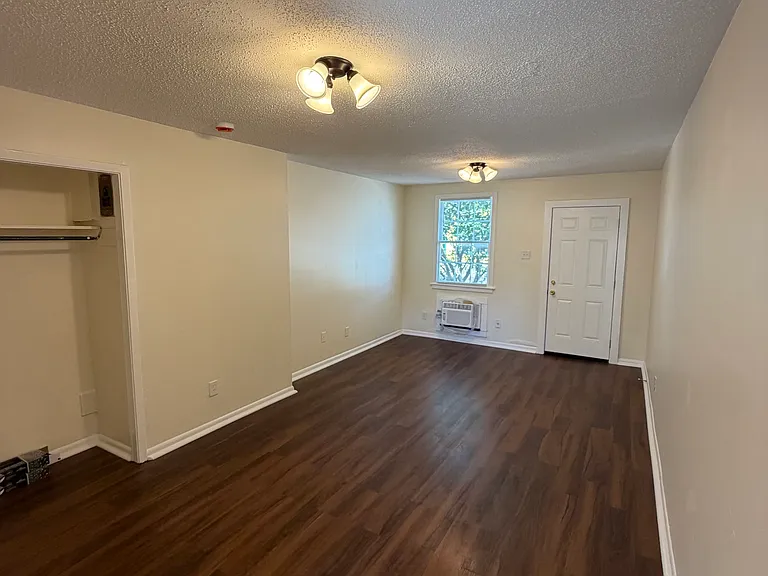 8500 Hickory St — Photo 3
