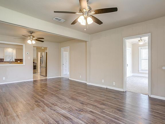 3rd image of 2909 McLemore Ave