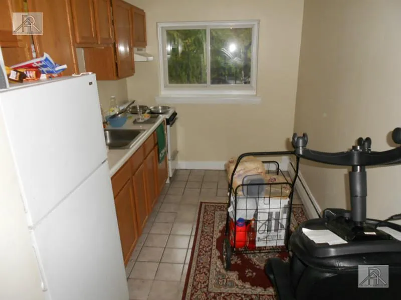 Building Photo - 61 Selkirk Rd #4