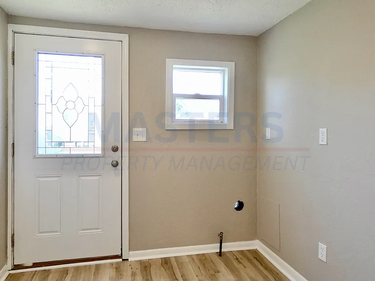 2163 Hoops Dr — Photo 12