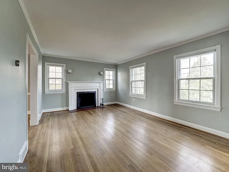5208 Glenwood Rd — Photo 10