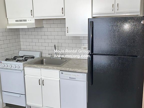 4th image of 2625 N Spaulding Ave #1S
