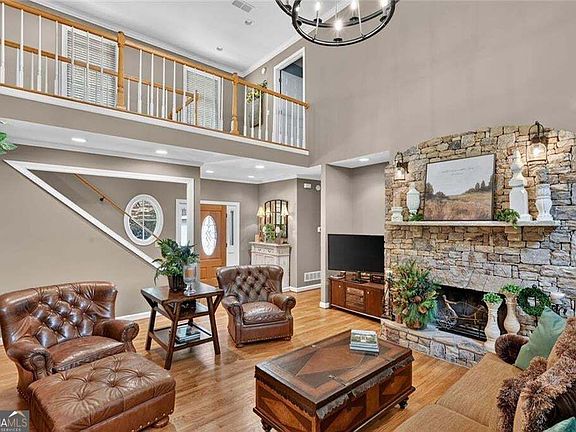 4th image of 205 Muirfield Way