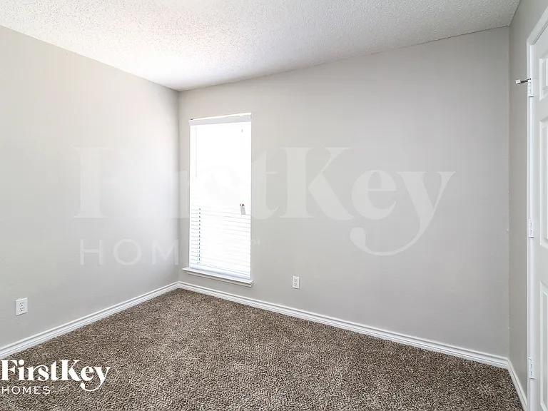 5611 Chimney Rock Dr — Photo 11