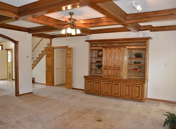 4th image of 723 Sherwood Forest Dr