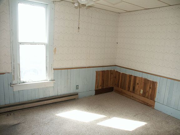 3rd image of 8261 High St