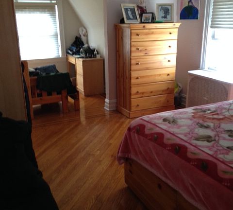 3rd image of 832 E 38th St
