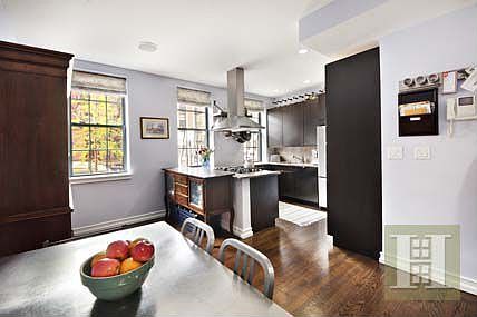 2nd image of 394 Manhattan Ave APT 1
