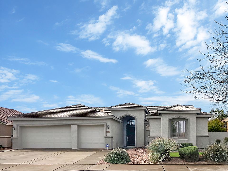 1st image of 721 W Oriole Way
