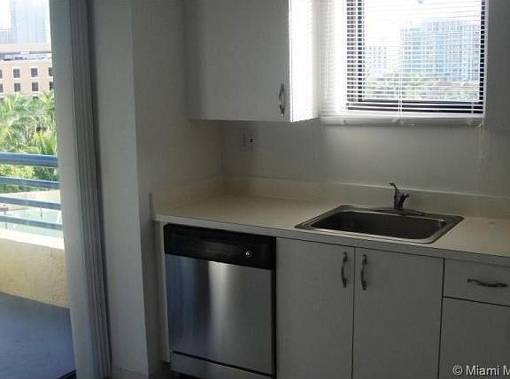 5th image of 3300 NE 191st St APT 818