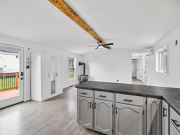 4th image of 19 Amber Ave