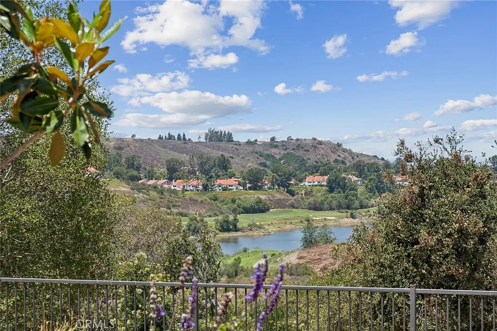 4 bed, 4.5 bath, 4510 sqft, $23,000 — Photo 3