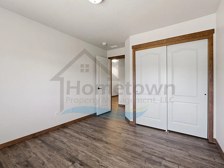 1622 E 3rd Ave — Photo 24