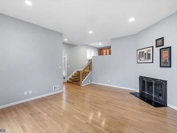 4th image of 117 Sunset Ky