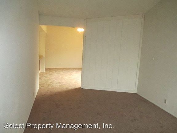 5th image of 7221 Castilian Ct