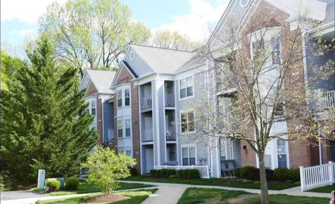 3 bed, 1128 sqft, $2,500 — Photo 1