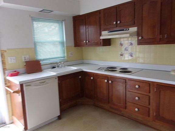 4th image of 636 Plymouth Drive #B