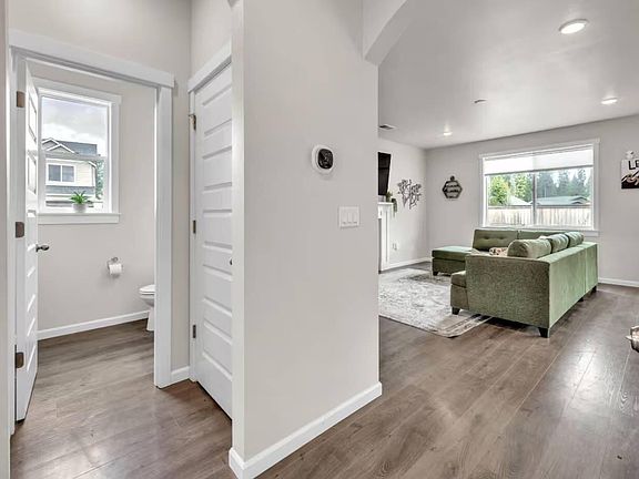 4th image of 16496 Pine Creek Dr