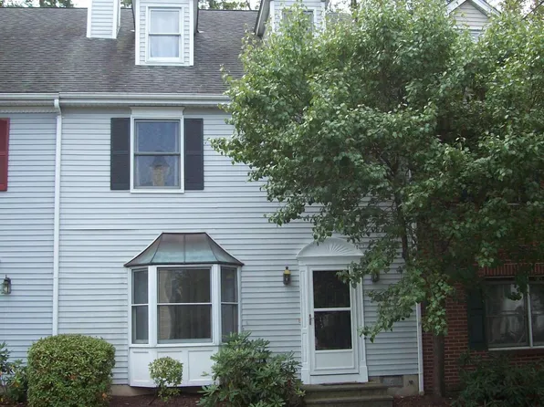 124 Eaglesmere Cir APT 20, East Stroudsburg, PA 18301