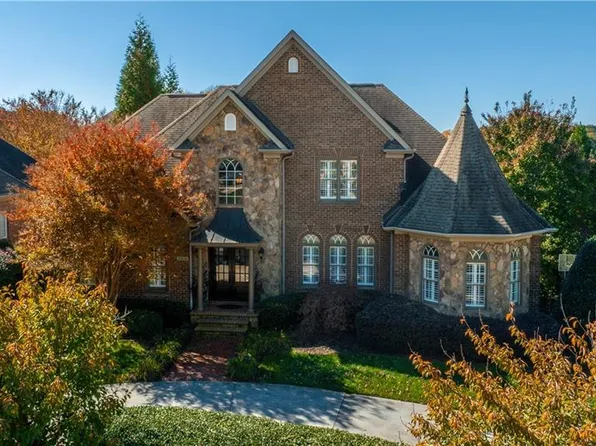 5504 Summer Hill Ln, Winston Salem, NC 27106