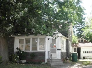 215 S California St, Sycamore, IL 60178