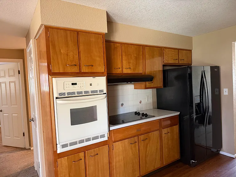 2510 Iris St — Photo 16