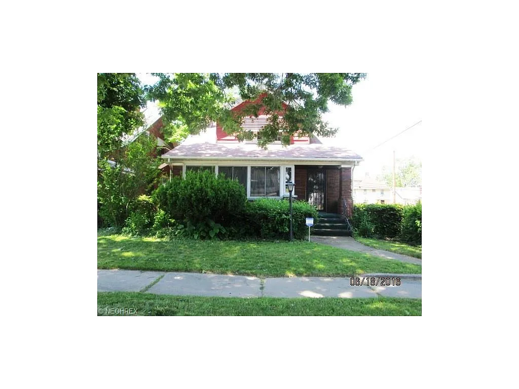 4132 E 147th St photo 1