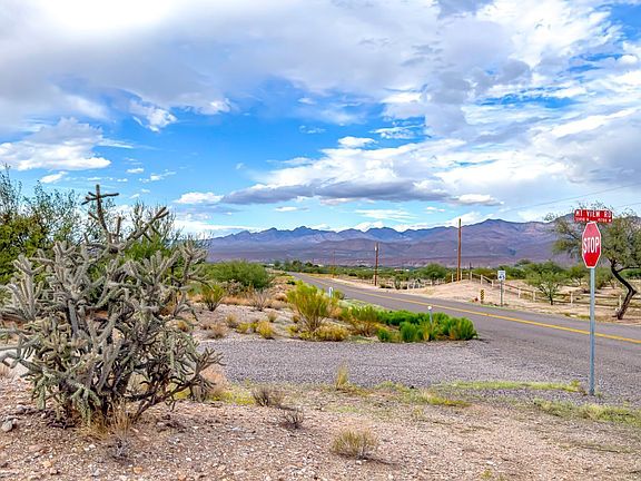 3rd image of N Desert Sage Rd