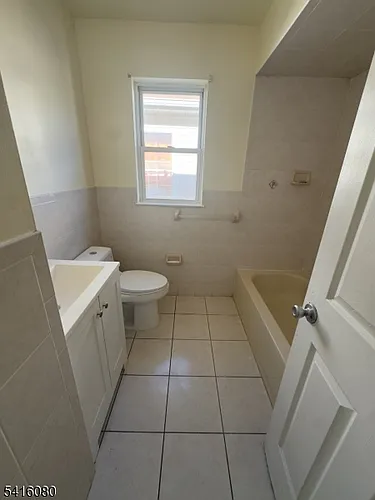 549 Hawthorne Ave #3 Photo 1 549 Hawthorne Ave #3 Photo 1