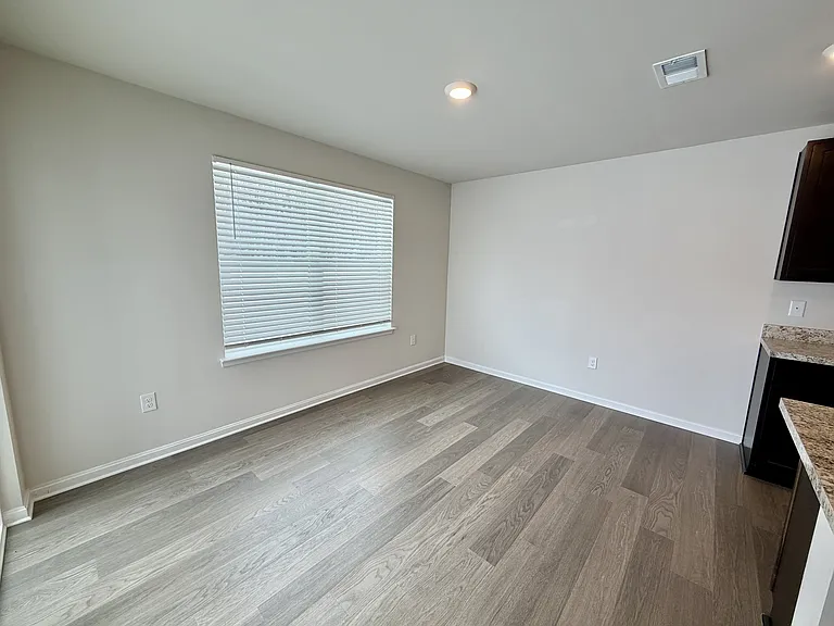 633 Currant Cir — Photo 16