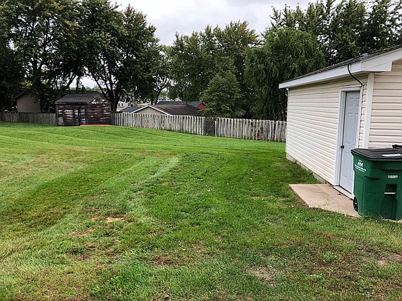 3rd image of 1007 Lyndale Dr