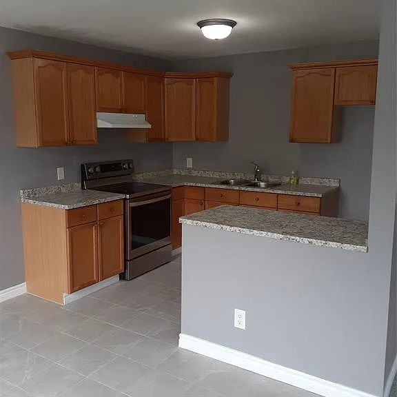 8080 Clairview Ave — Photo 2