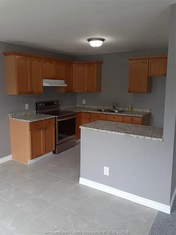 Building Photo - 8080 Clairview Ave