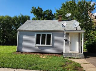 1136 Fenton St, Aurora, IL 60505