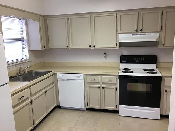 5th image of 10151 Geni Hill Cir N