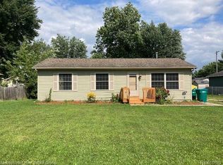 26265 Weigel Rd, New Boston, MI 48164