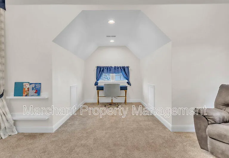 4 Woodland Chase Ct — Photo 32