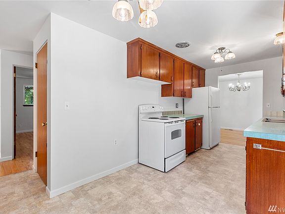 4th image of 1514 NE Brockman Pl