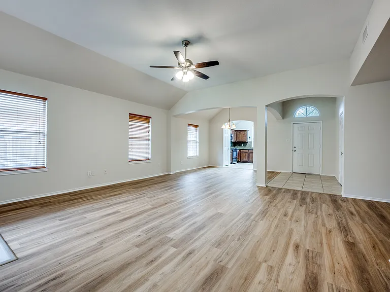 920 Raleigh Path Rd — Photo 4