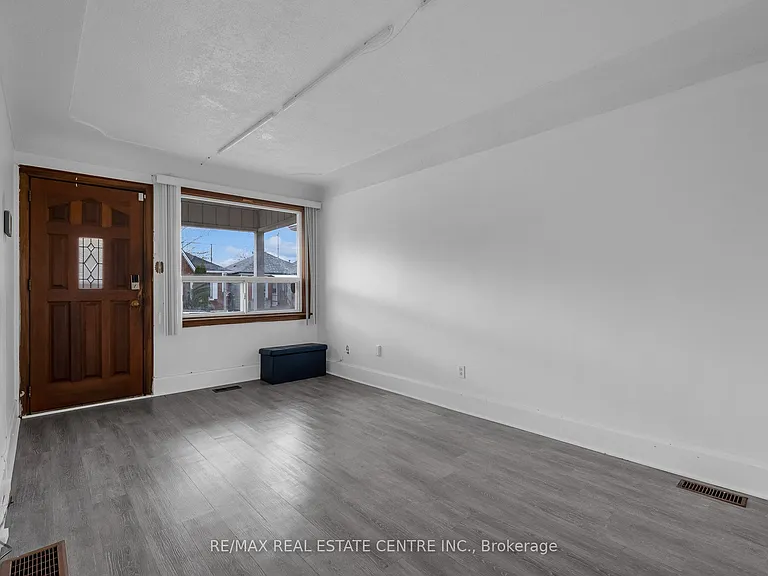 29 Harrison Ave — Photo 4